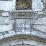 1498 (Datum der 1. Bauetappe) & Kreuz des Hl. Mauritius